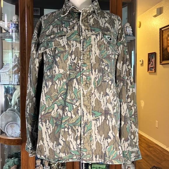Mossy Oak Other - MOSSY OAK BUTTON DOWN SHIRT EUC
